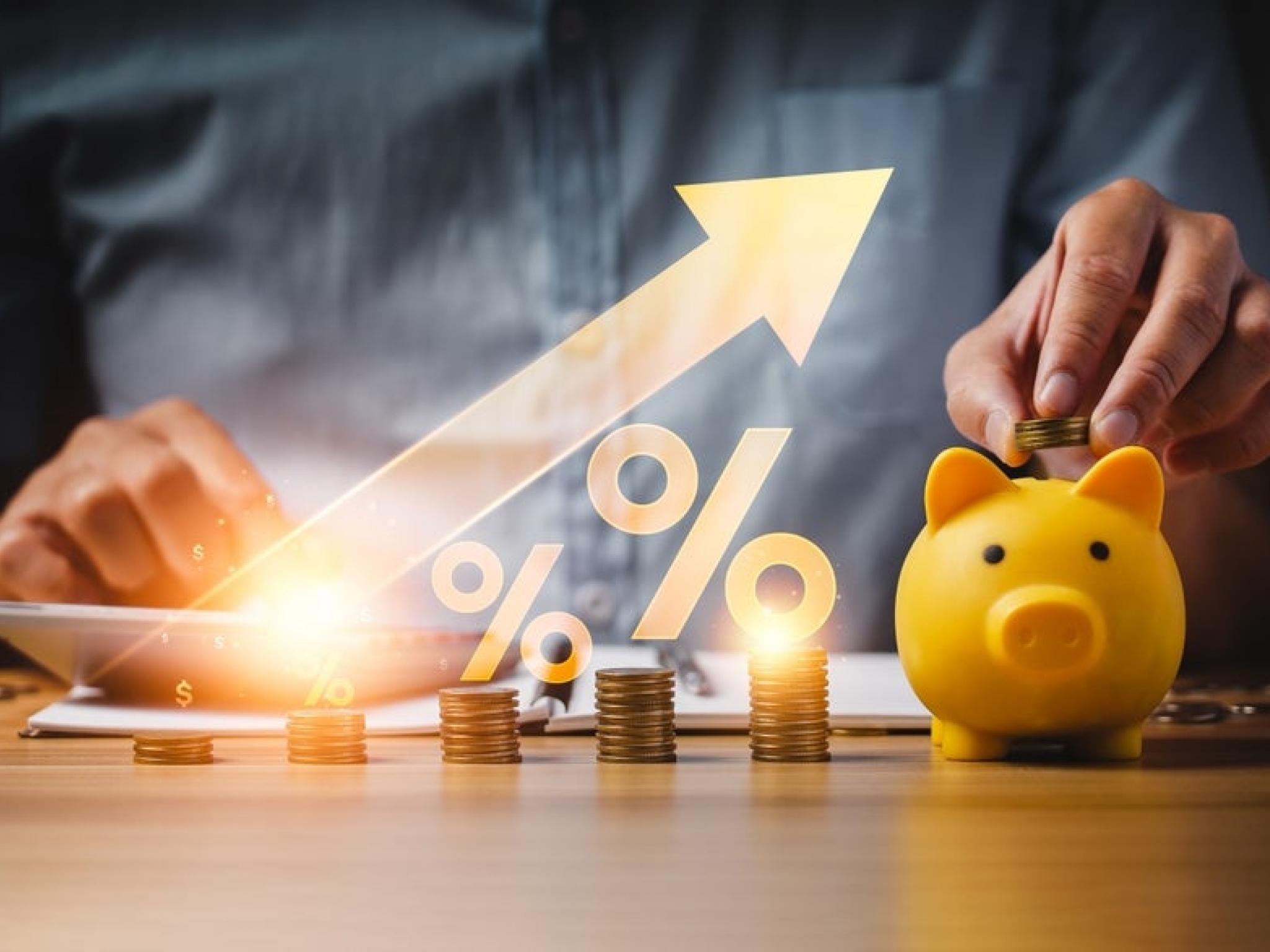 Wall Street’s Most Accurate Analysts Weigh In On 3 Tech And Telecom Stocks With Over 3% Dividend Yields