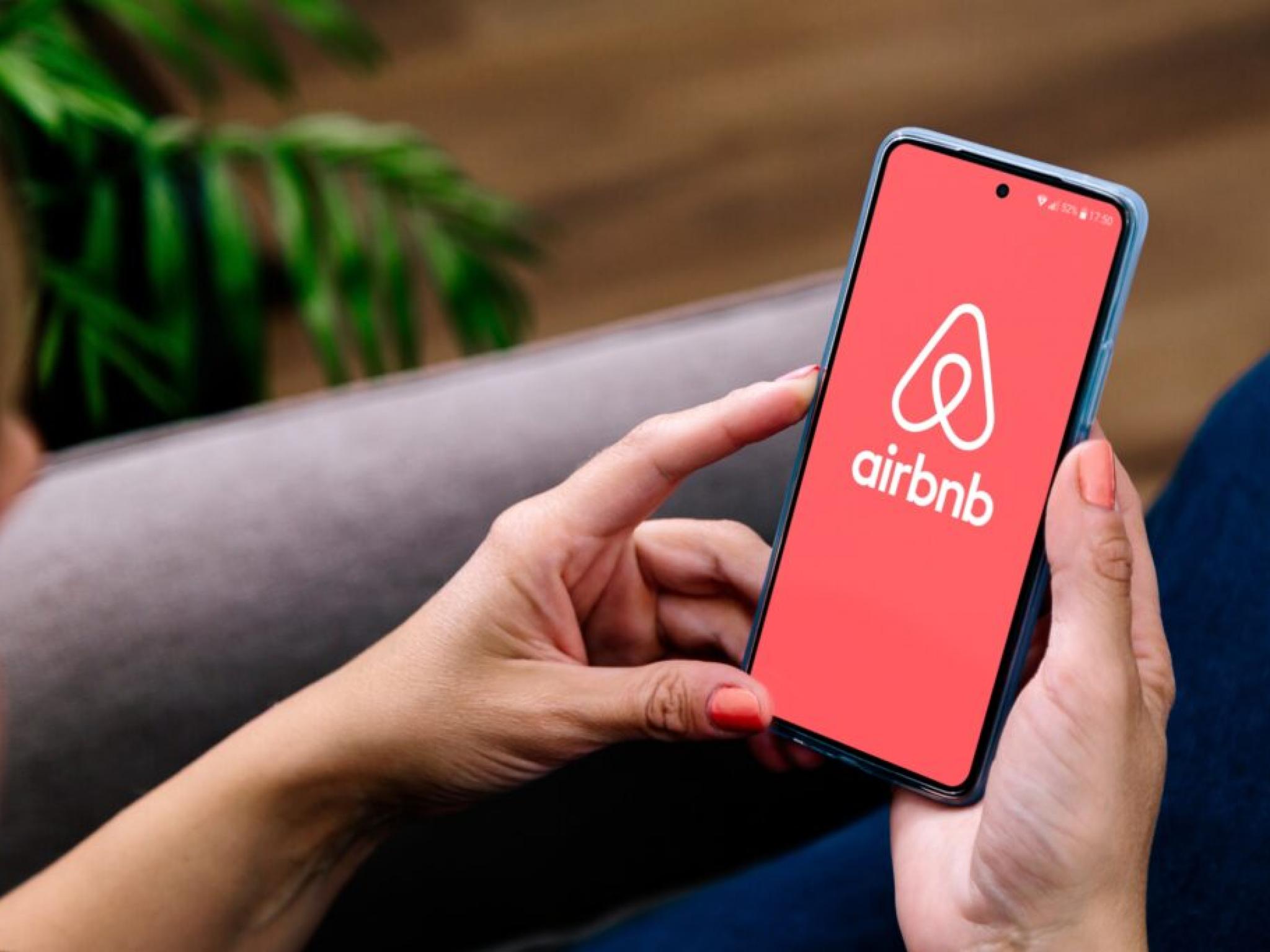 This Airbnb Analyst Turns Bearish; Here Are Top 2 Downgrades For Friday